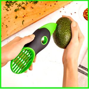 NWOT Avocado Cutter 3 in 1 Tool for lawyers